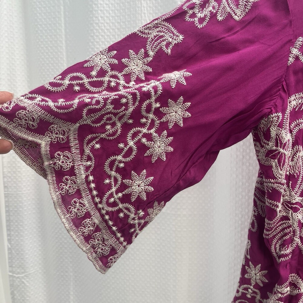 Solitaire Magenta Floral Embroidered Scallop Edge Boho Peasant Cottagecore Top L - Picture 3 of 9